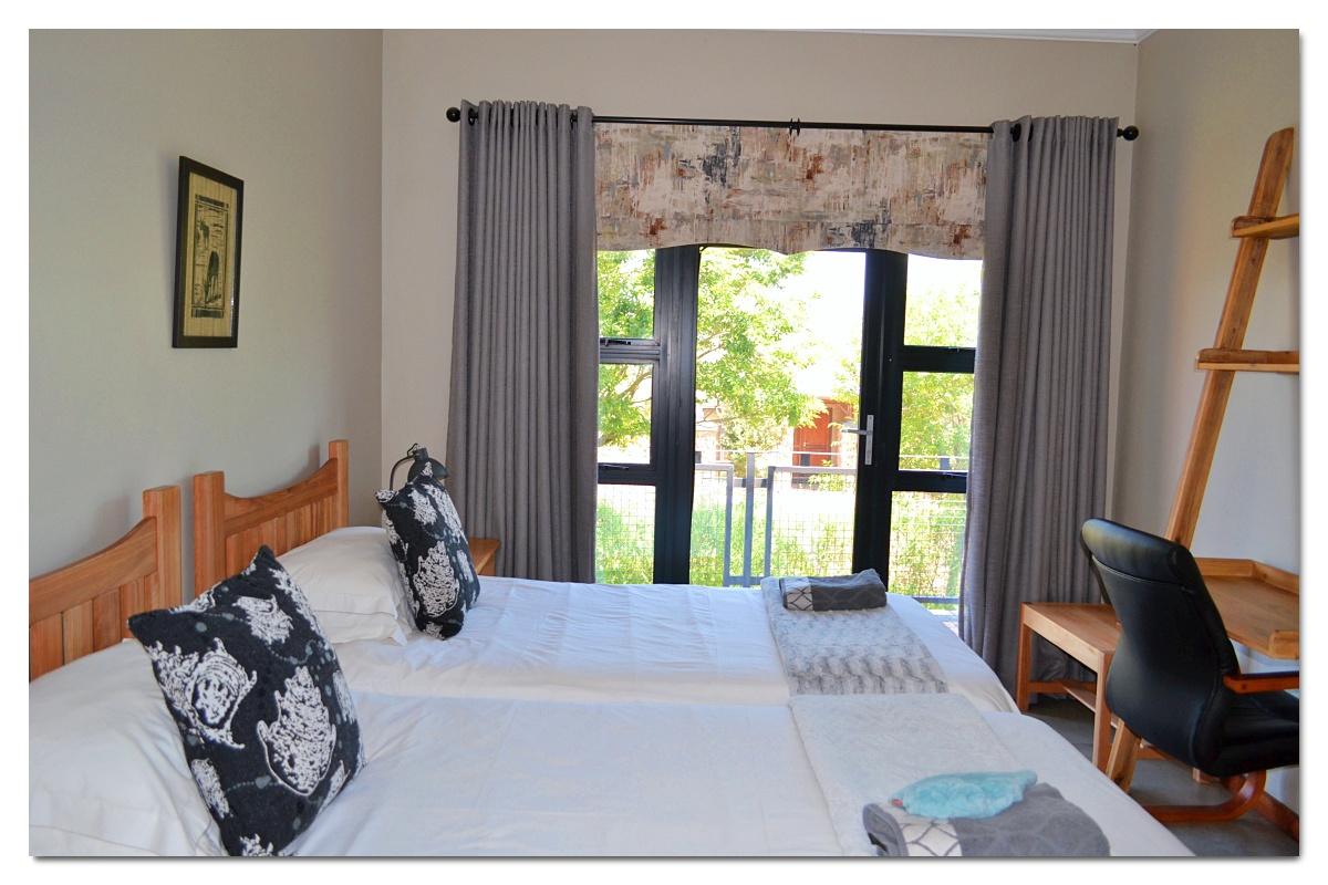 847 - Stonechat House (25) 847 - Stonechat House (25)